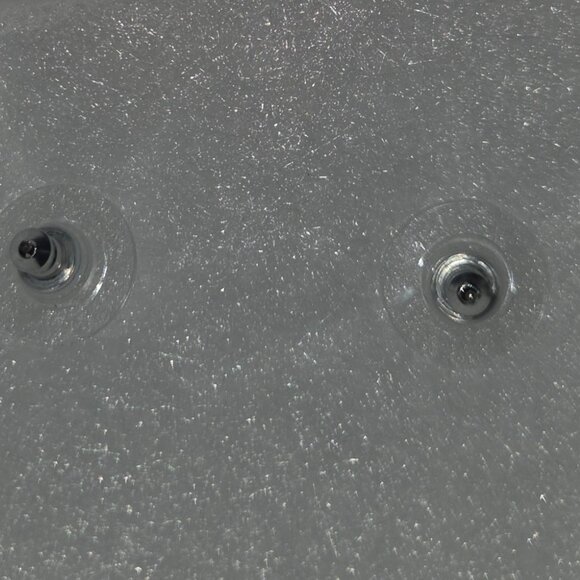 Butterfly Elegance Green enamel 17" Chain with 3" extender and matching earings - Picture 4 of 5